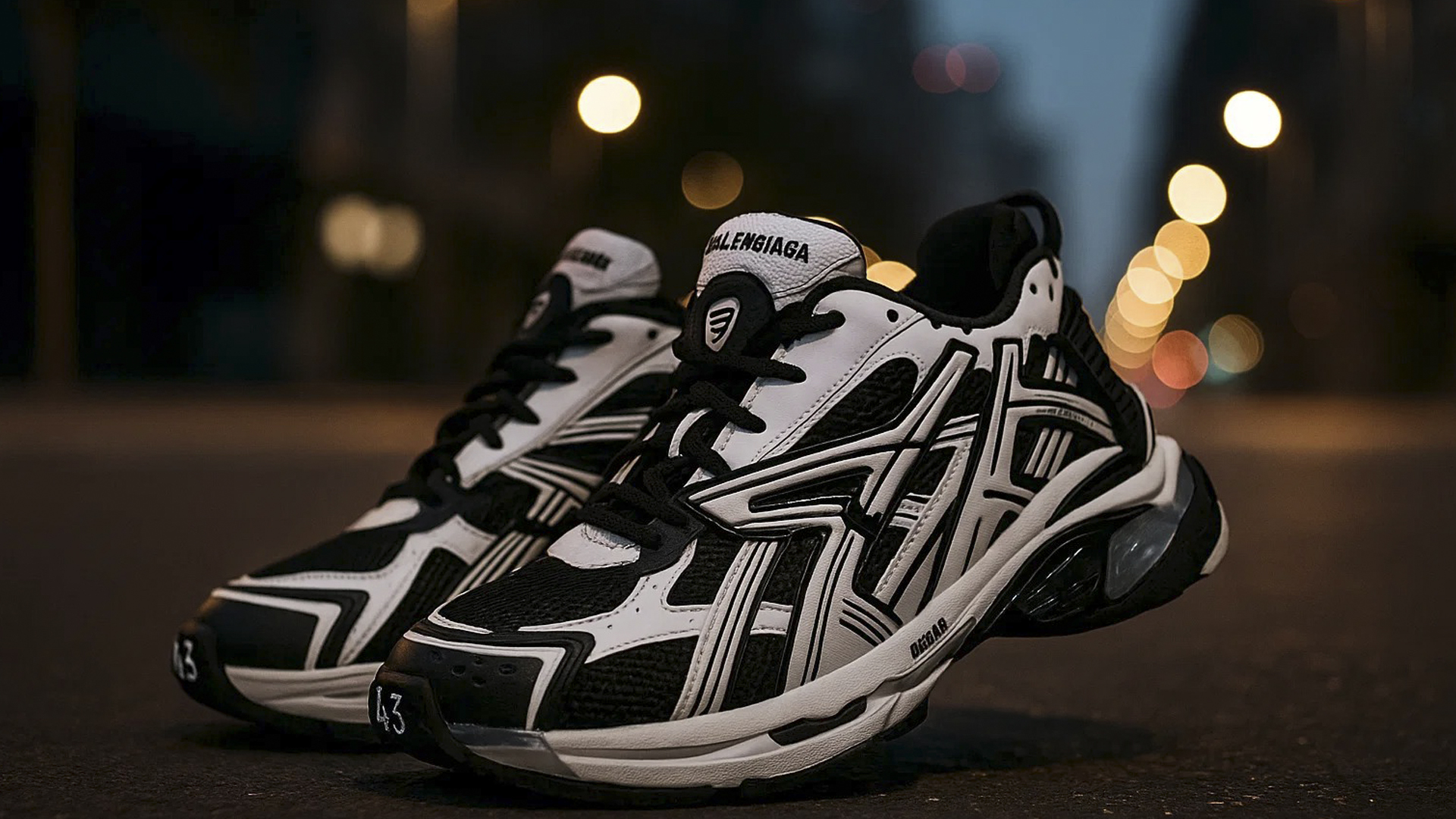 Как называются объемные кроссовки с большой подошвой